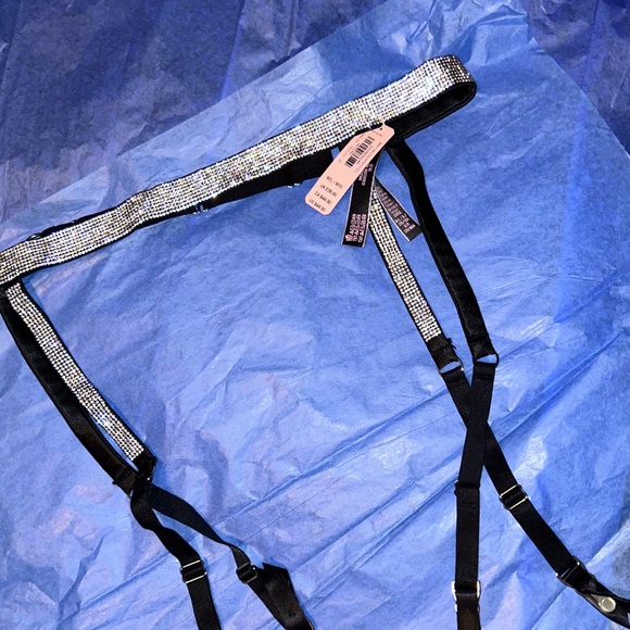 Victoria’s Secret Garter Belt - Picture 3 of 4